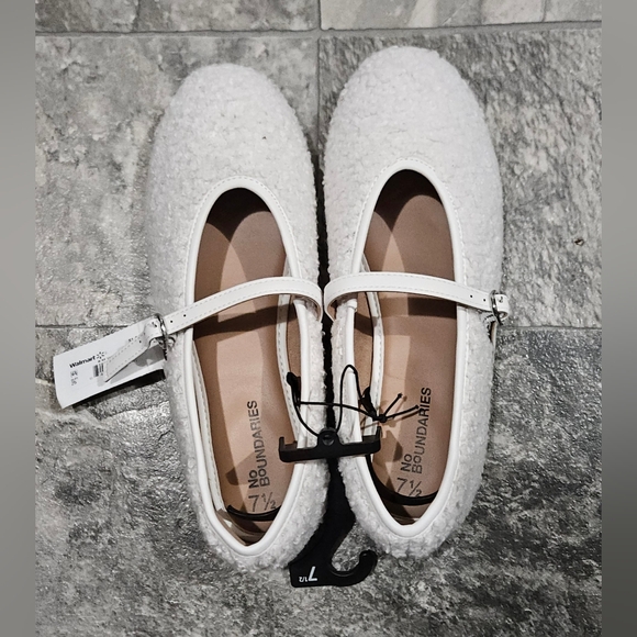 No Boundaries Women's Faux Shearling Mary Jane Flats Size 7.5 NWT - Picture 4 of 7